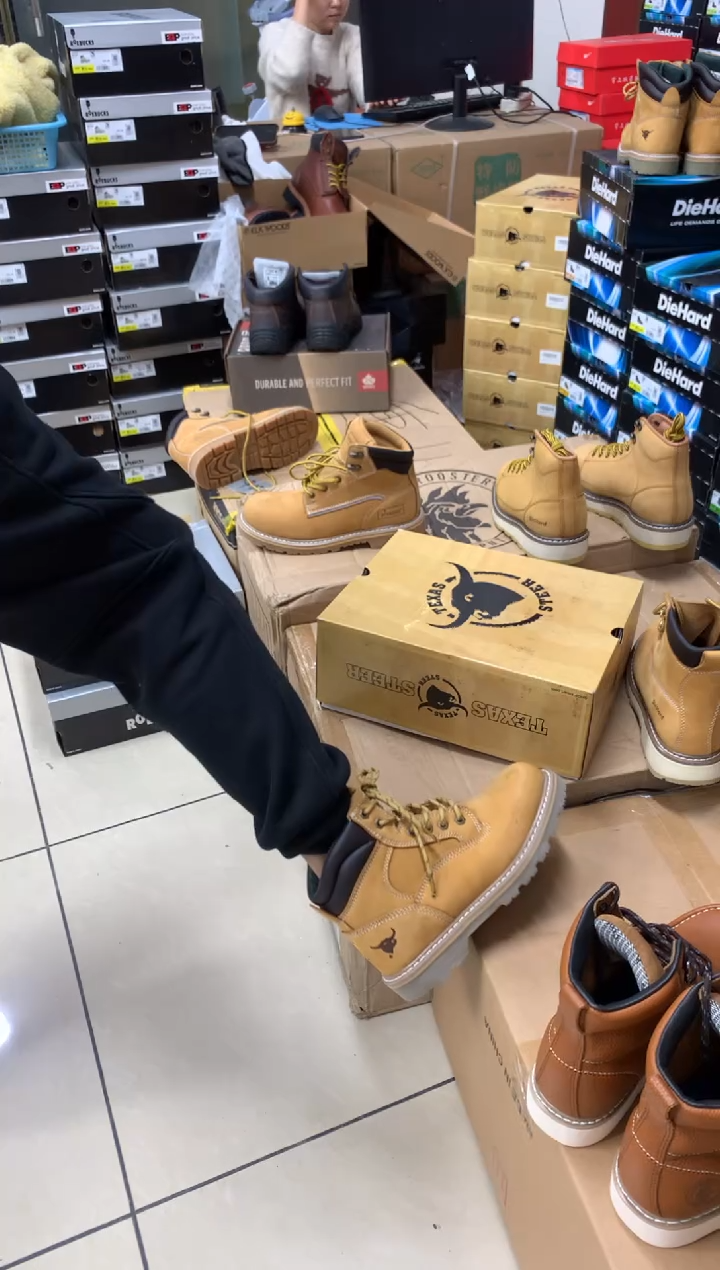 织物 41码，牛头1，皮鞋码，牛皮工装靴，默认微瑕 个别鞋面有胶印