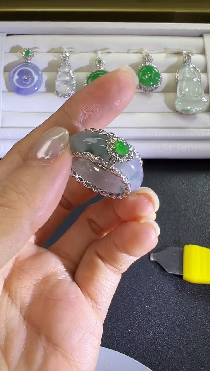 18K金镶嵌戒圈翡翠KBJN1212-066 圈口13