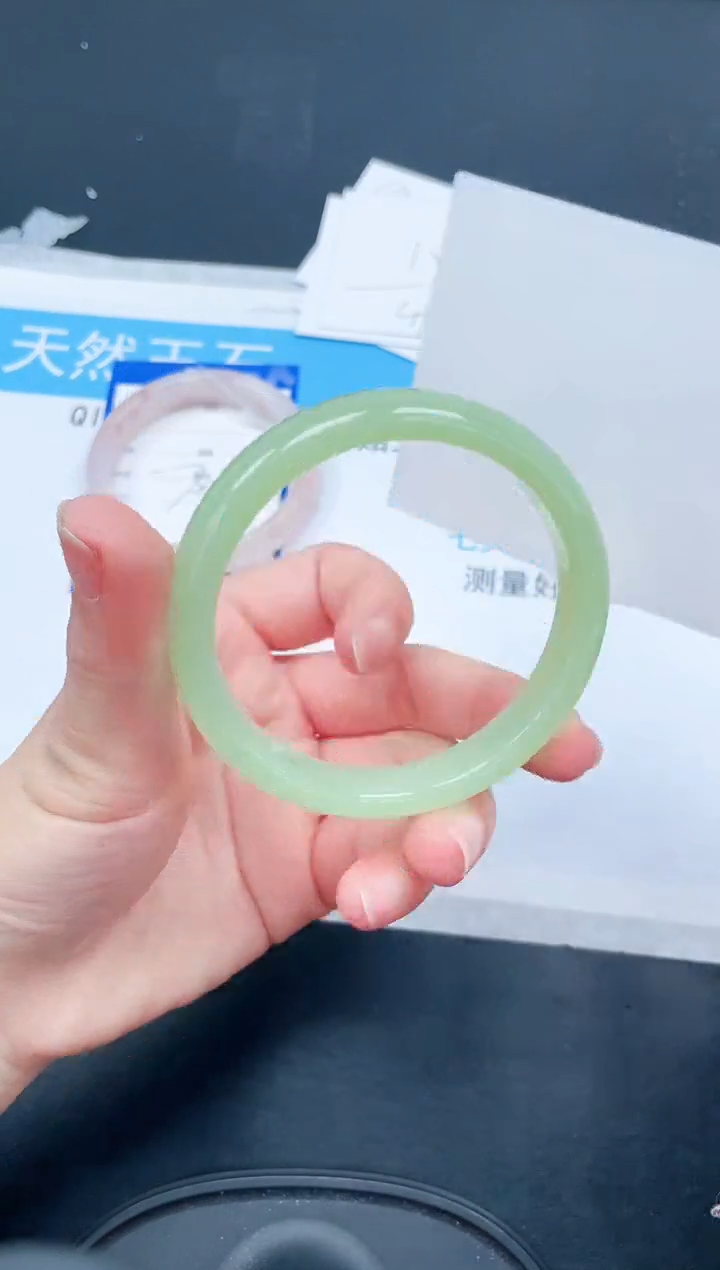 【闪购商品】石英质玉手镯未镶嵌122-60