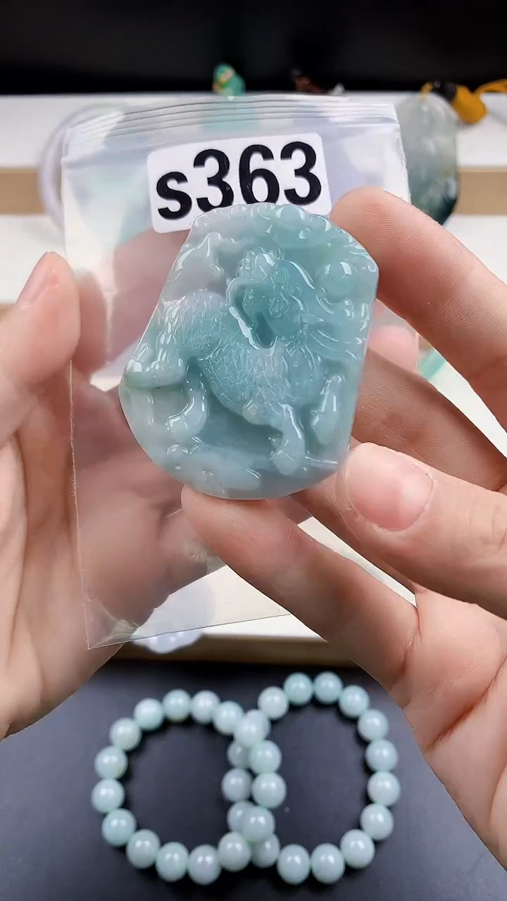 颈饰未镶嵌翡翠天然翡翠吊坠挂件