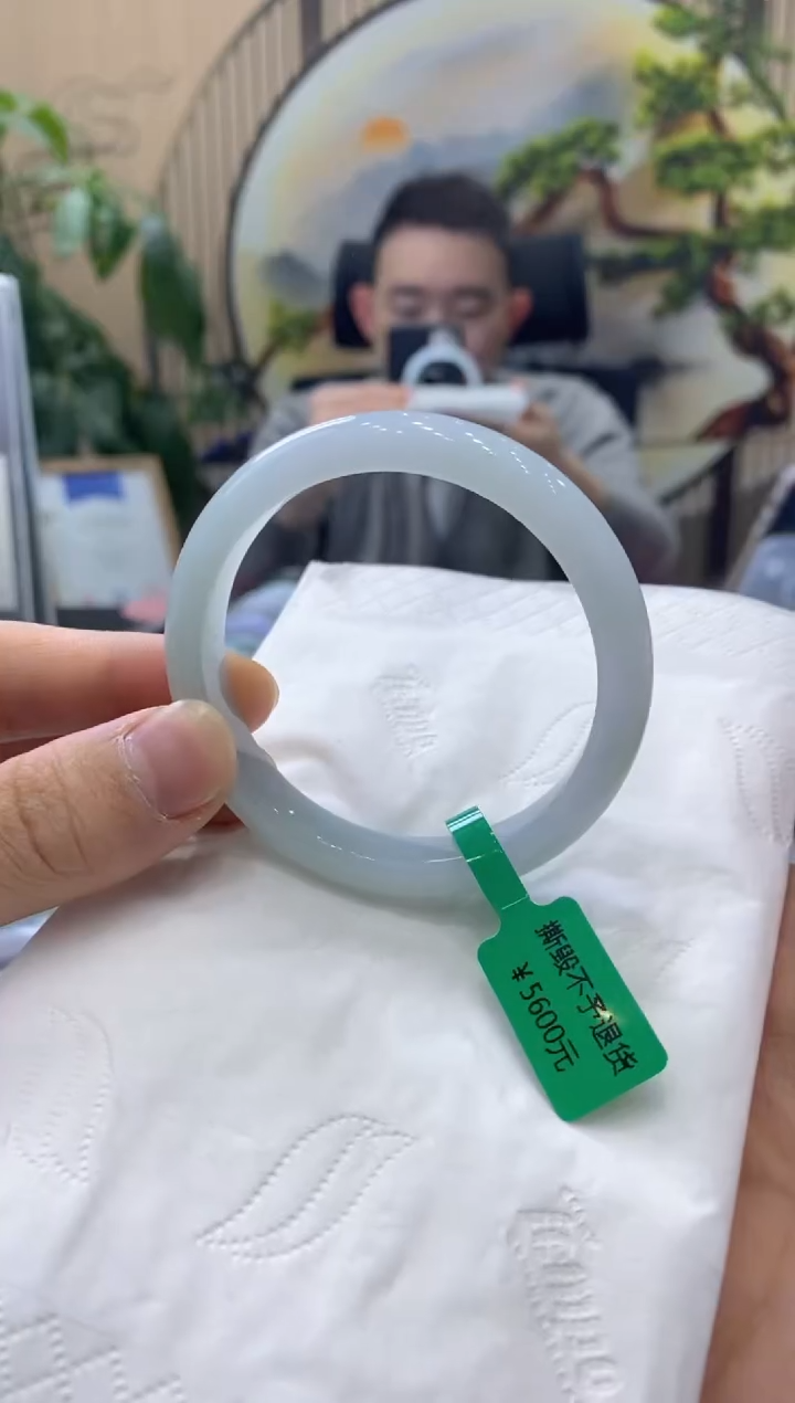 【闪购商品】翡翠手镯未镶嵌000013397