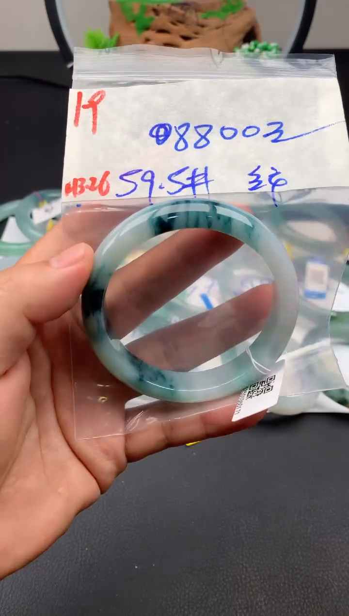 定制翡翠未镶嵌毛货需精细抛光拍一发一