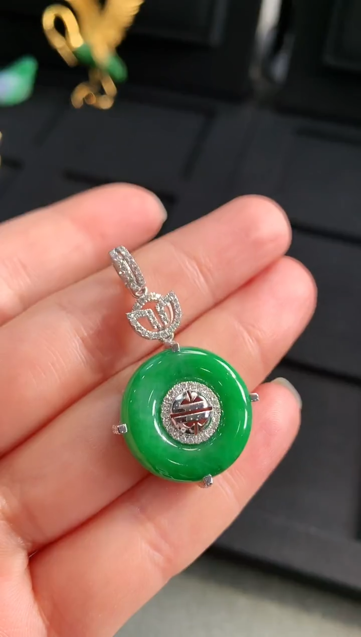 【闪购商品】翡翠吊坠(不含链)18K金镶嵌吊坠