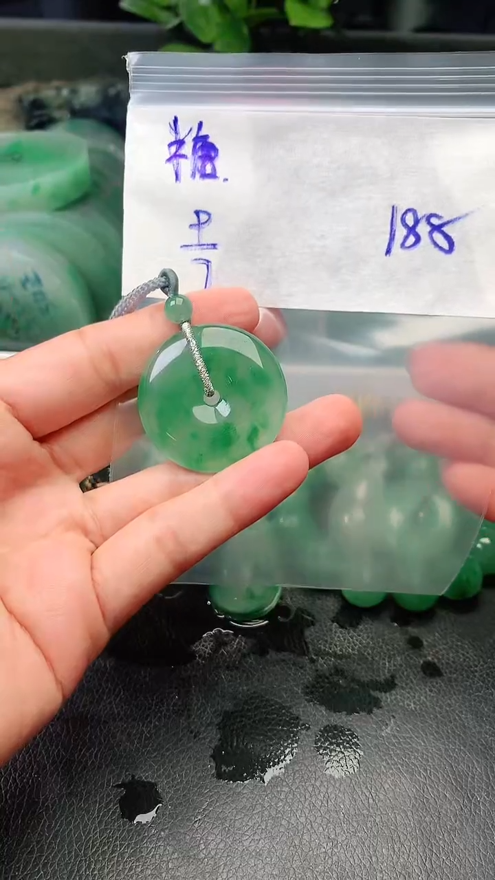 定制石英质玉（非洲翠）糖?平安扣