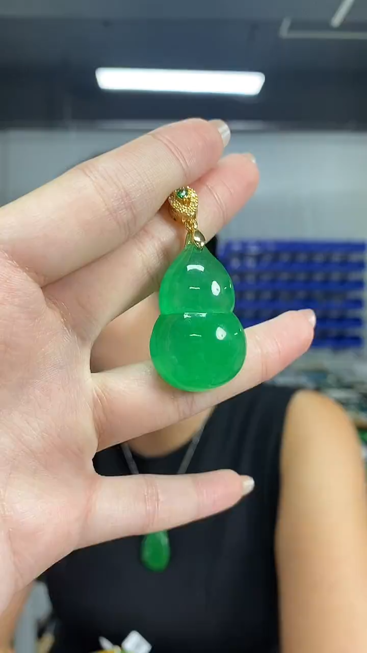 颈饰未镶嵌翡翠多样性发其一颜色微差