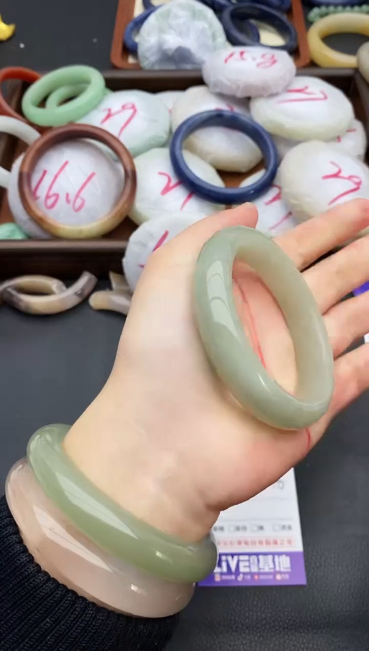 未镶嵌手镯石英质玉107+55/56