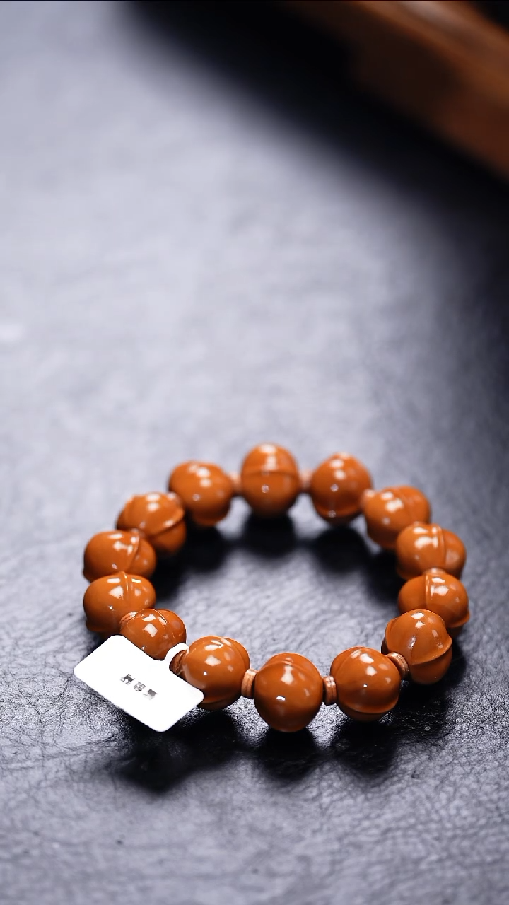 【闪购商品】橄榄核吊坠功利化