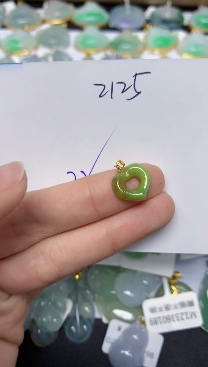 【闪购商品】翡翠颈饰18K金镶嵌天然翡翠A货