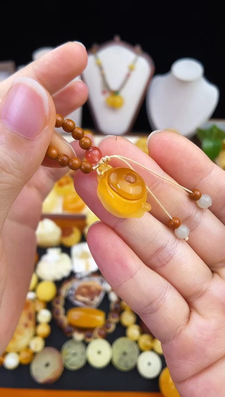 琥珀未镶嵌珠宝奇石柒月