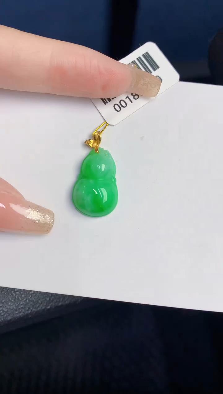 颈饰18K金镶嵌翡翠缅甸天然翡翠A货