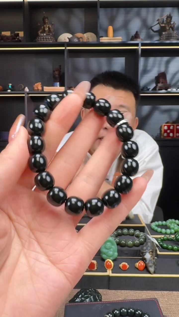 【闪购商品】和田玉1未镶嵌12mm黑青老型手串