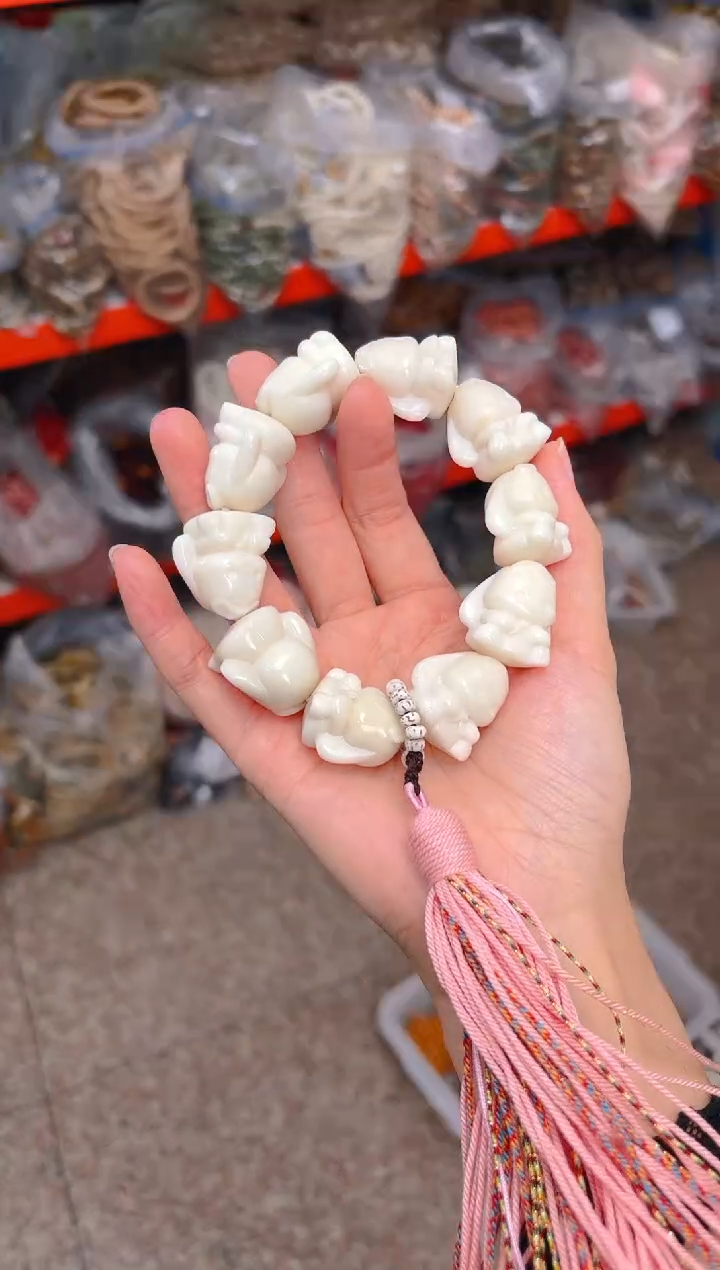 吊坠菩提根/象牙果白色长耳兔手持 粉色流苏