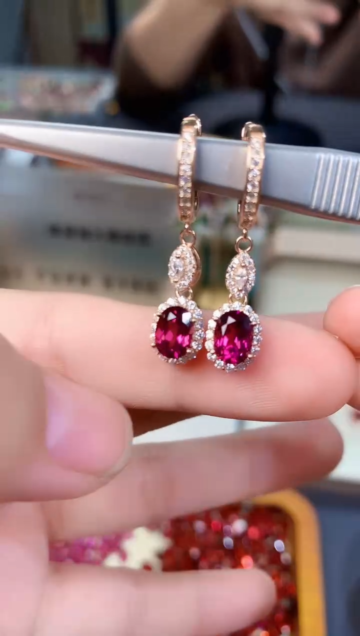 【闪购商品】石榴石耳扣银S925镶嵌天然镁铝