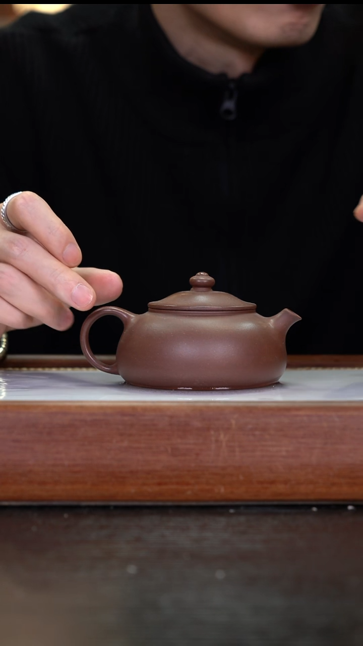 茶壶紫砂   LCC    一厂老紫泥    寒江     180cc