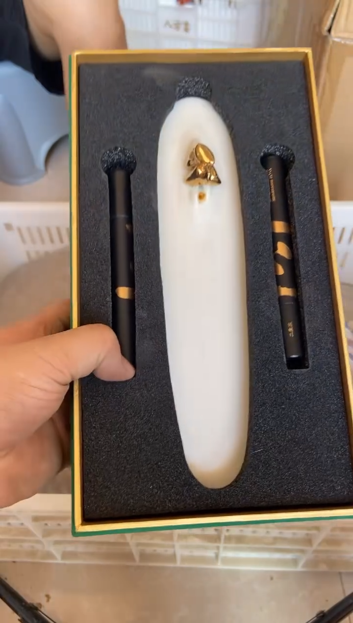 杯摄影的产品有使用过的痕迹有点脏介意勿拍