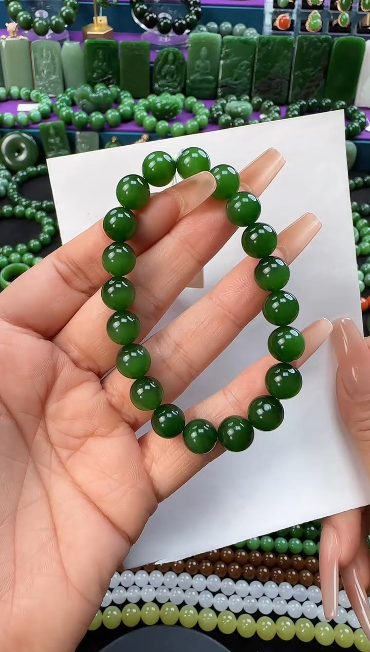 未镶嵌手串和田玉卡10辣绿单圈手串
