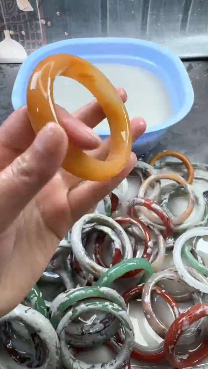 【闪购商品】石英质玉手镯未镶嵌85