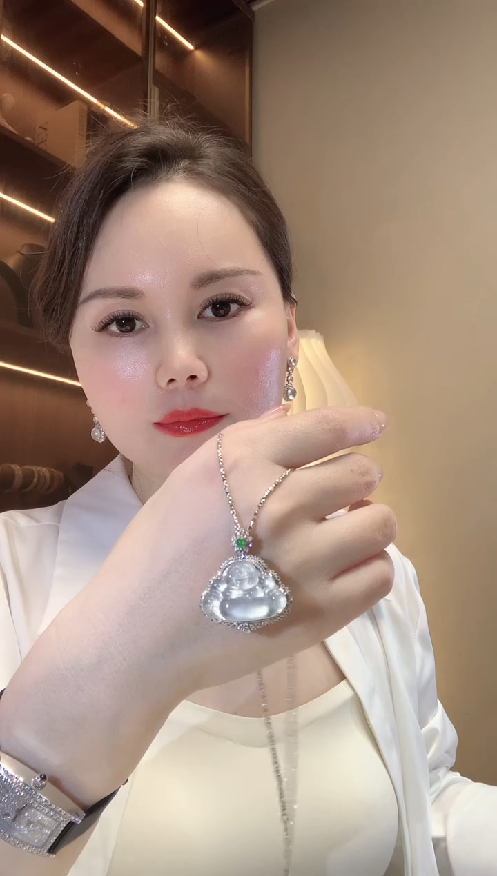 【闪购商品】翡翠吊坠(不含链)18K金镶嵌C82 