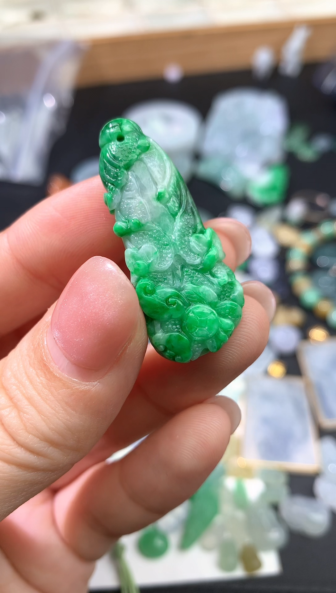 颈饰未镶嵌翡翠吊坠