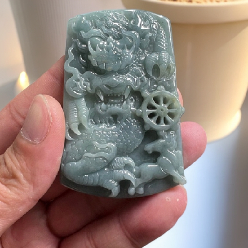 纯天然A货翡翠《龙牌》挂件