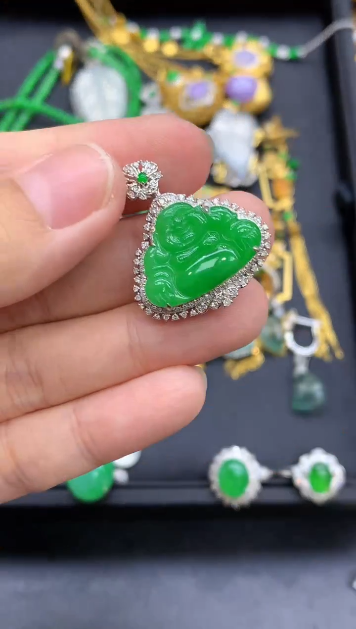 颈饰18K金镶嵌翡翠711-中国好珍宝
