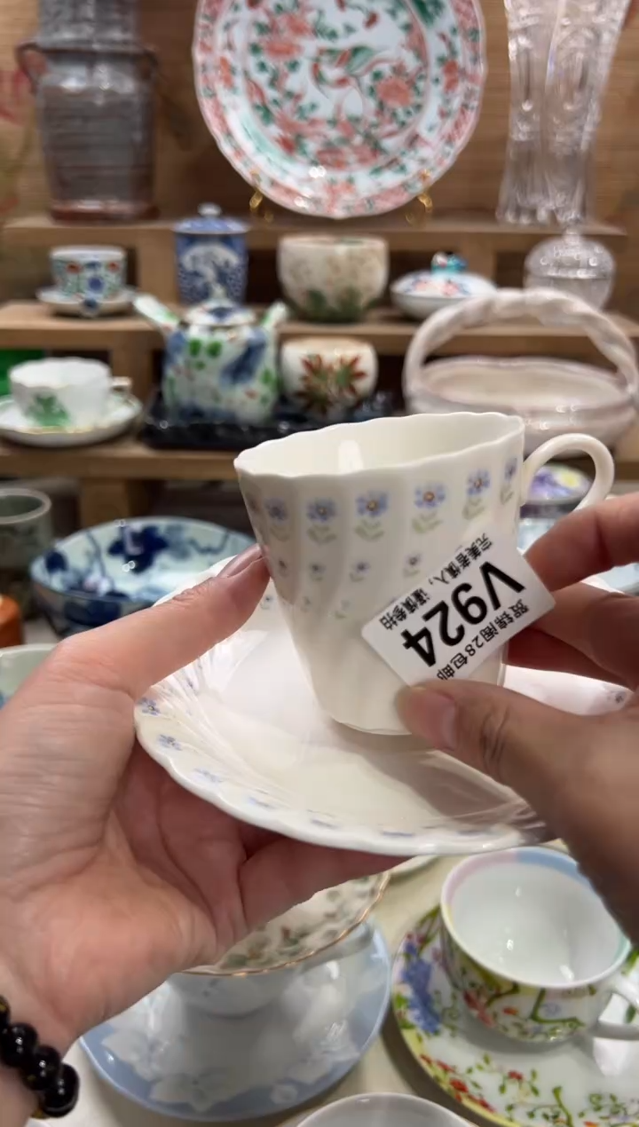 瓷片B****a       V924