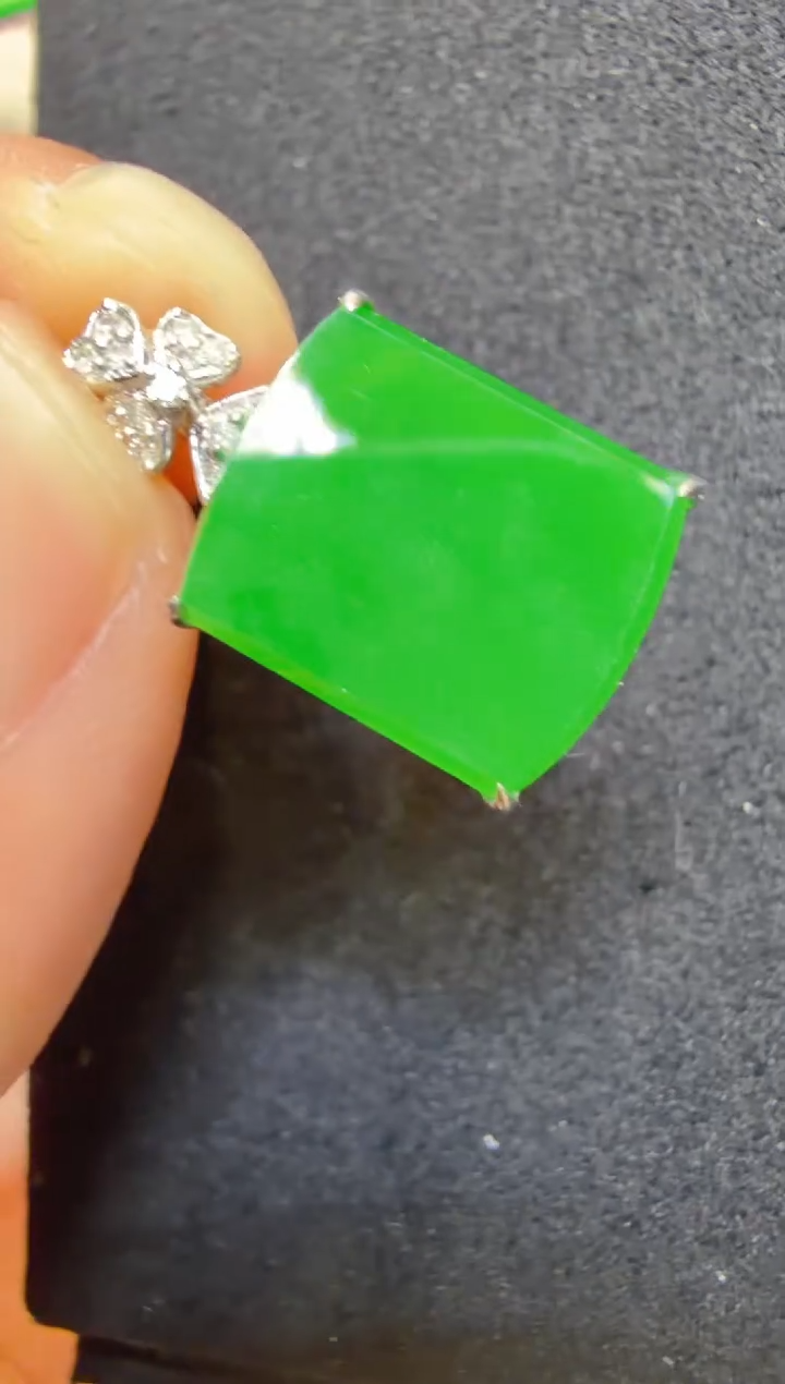 吊坠(不含链)18K金镶嵌翡翠多样性团购发一件