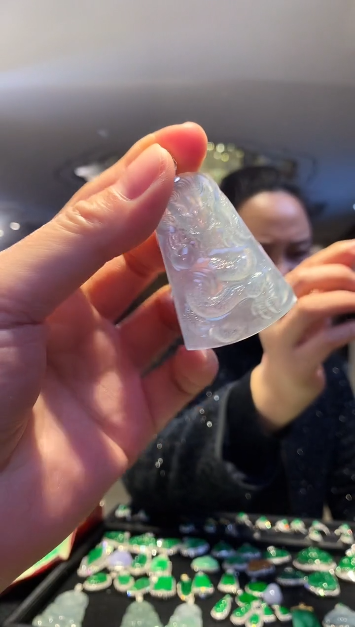 【闪购商品】翡翠吊坠(不含链)18K金镶嵌龙牌