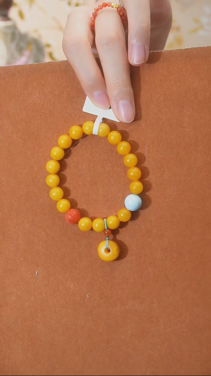 【闪购商品】蜜蜡手链未镶嵌颜色微差多样性发货发其一