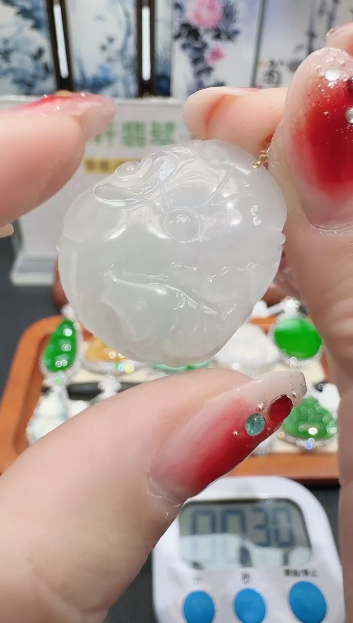 颈饰18K金镶嵌翡翠✨***?寄售回流，不退不换