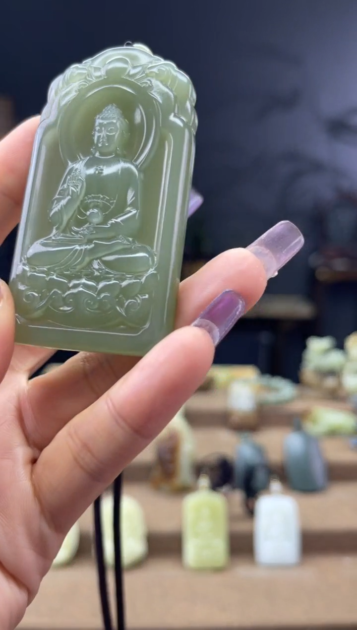 颈饰未镶嵌和田玉1