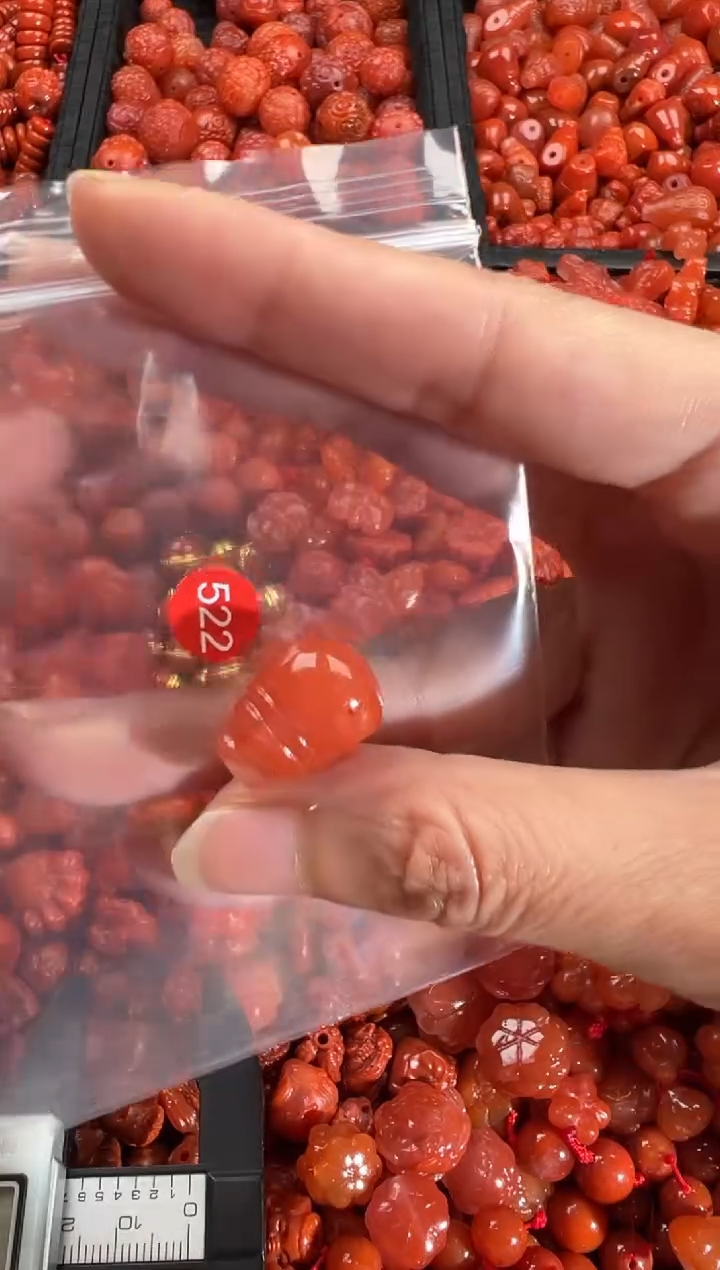 【闪购商品】南红玛瑙颈饰未镶嵌1