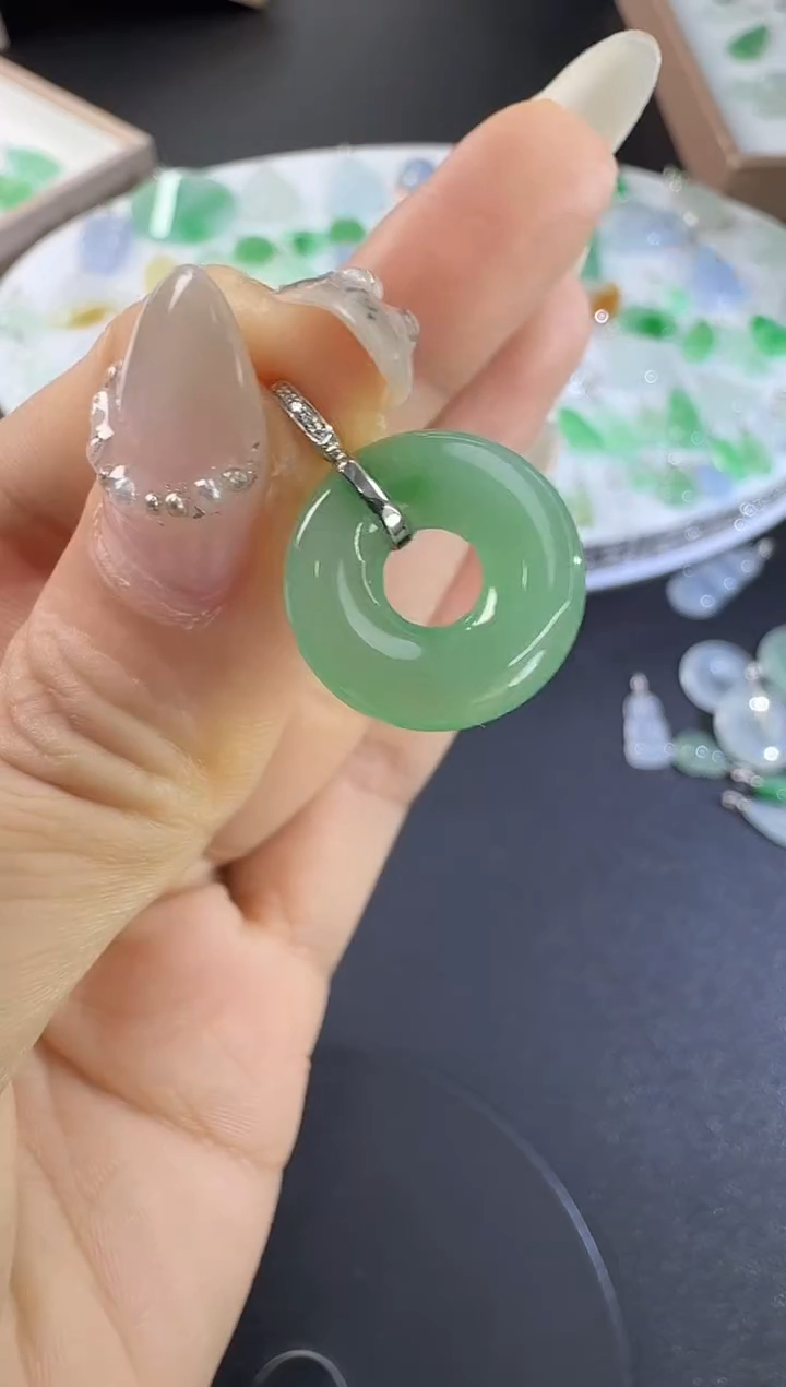 颈饰18K金镶嵌翡翠H1204-1501-561