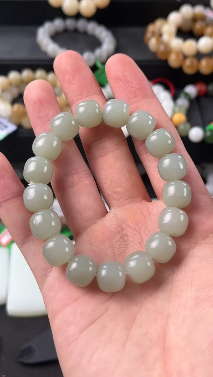 【闪购商品】和田玉手串未镶嵌且末青白老型珠手串卡12mm微色差
