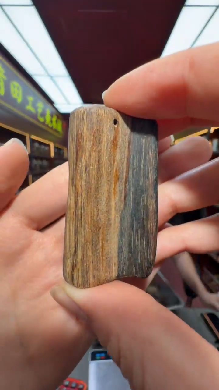 沉香吊坠多样性发一