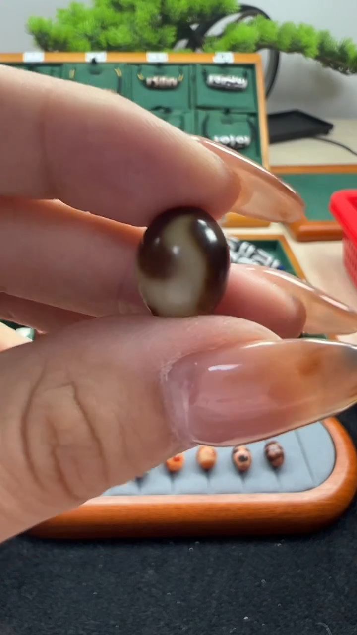 玛瑙/玉髓（覆膜）颈饰未镶嵌51.（微瑕随机发货）