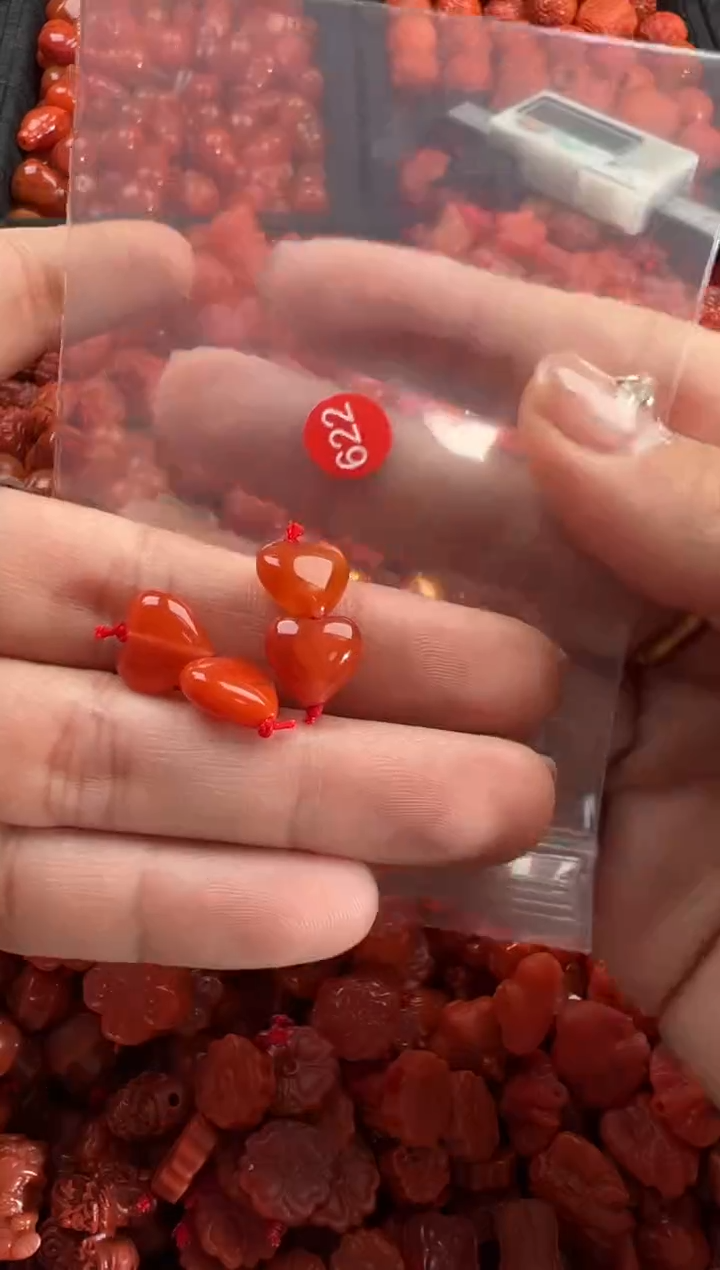 【闪购商品】南红玛瑙颈饰未镶嵌1