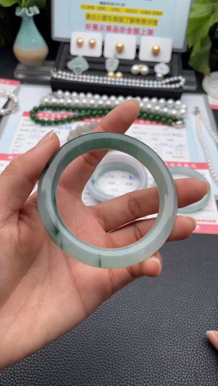 未镶嵌手镯翡翠手镯