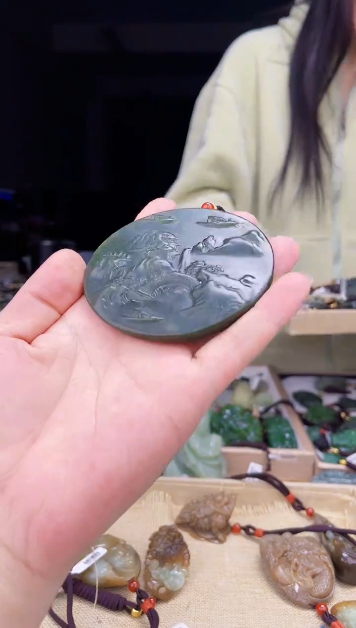 颈饰未镶嵌和田玉1