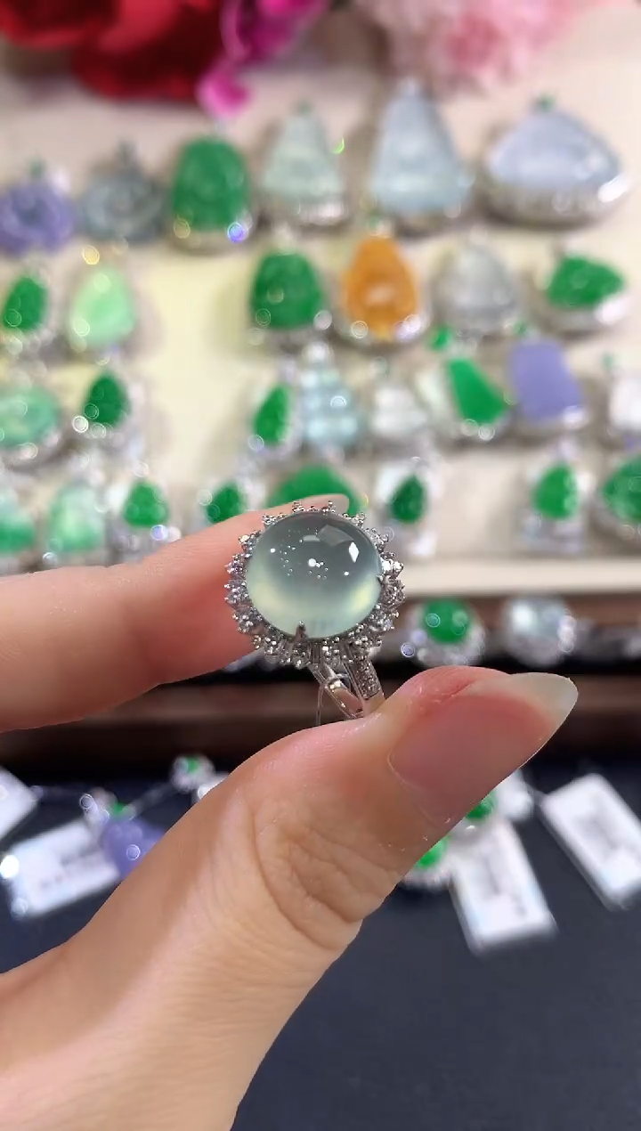 18K金镶嵌戒指翡翠s**iC61