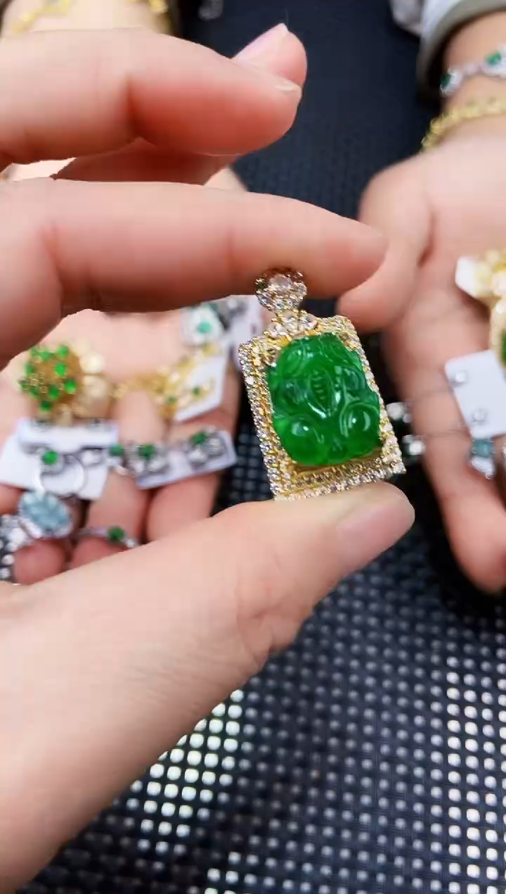 【闪购商品】翡翠吊坠(不含链)未镶嵌11111111111