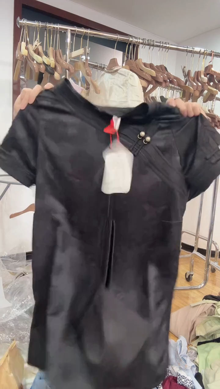 裙子  L    118斤以里