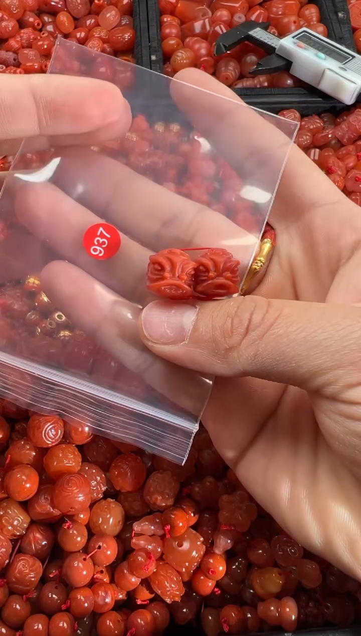 【闪购商品】南红玛瑙颈饰未镶嵌1