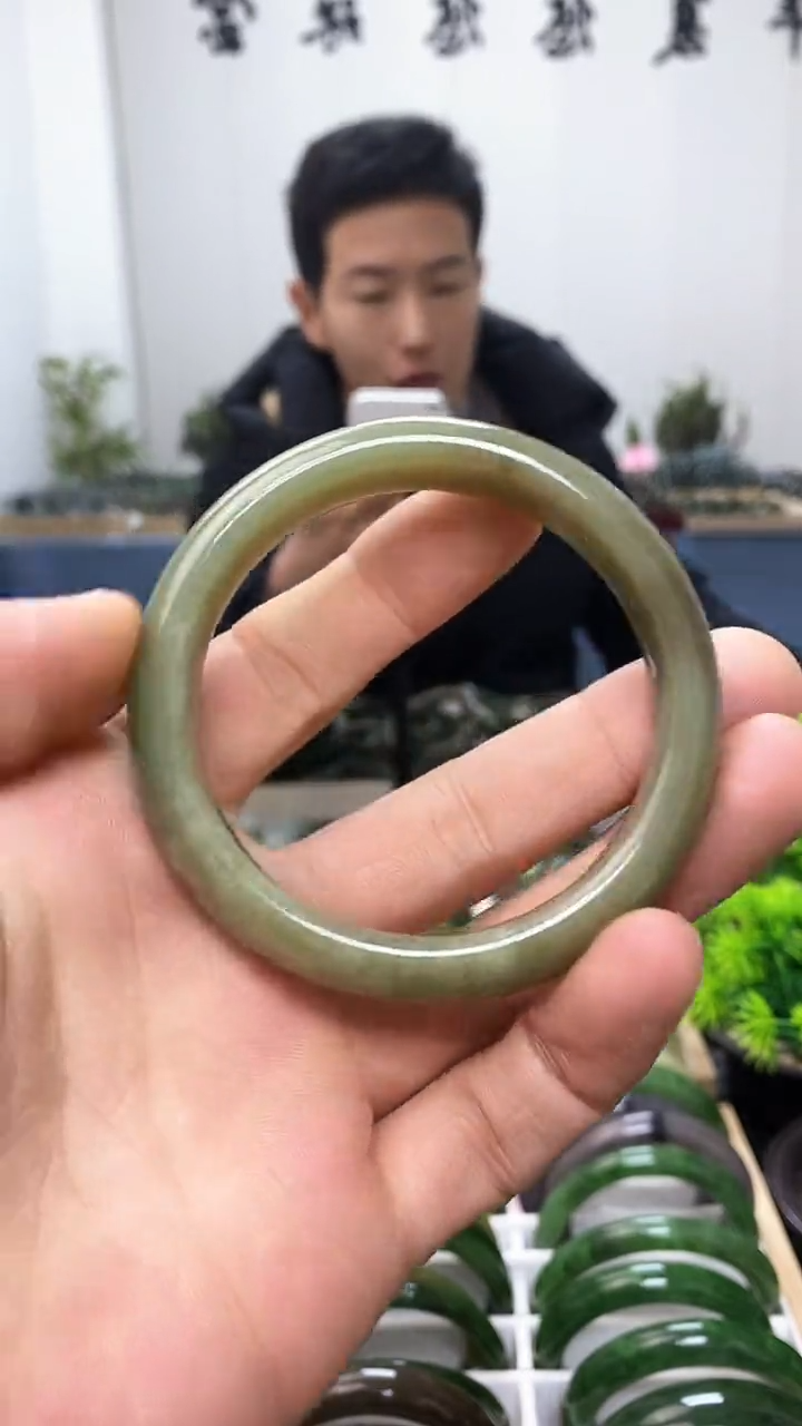【闪购商品】和田玉手镯未镶嵌56.7