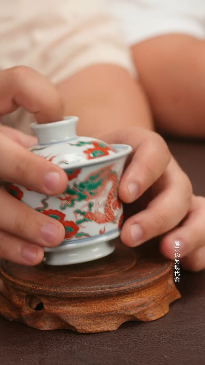 瓷片红绿彩瓷器上的璀璨明珠