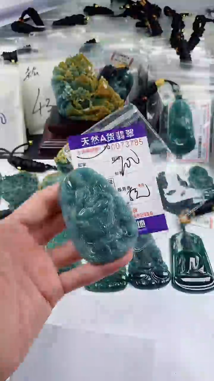 【闪购商品】翡翠颈饰未镶嵌            