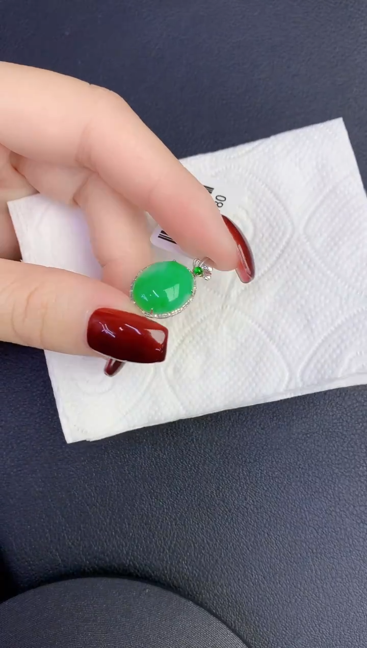 颈饰18K金镶嵌翡翠缅甸天然翡翠A货