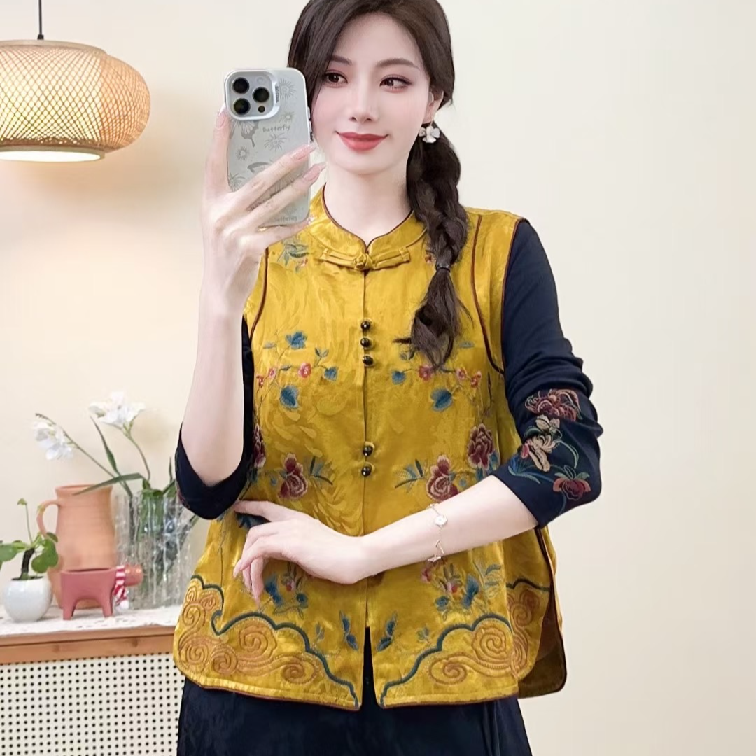 【故里】新中式秋冬新款缎面重工刺绣盘扣马甲女百搭祥云坎肩