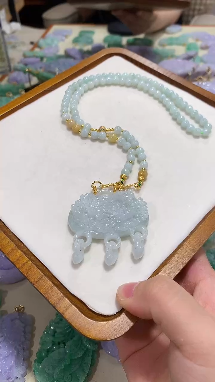 颈饰未镶嵌翡翠吊坠