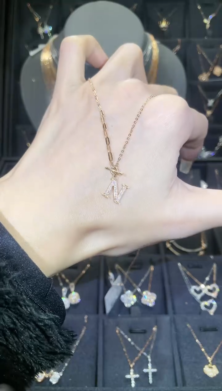 【闪购商品】钻石套链18K金镶嵌18K金玫 多人 字母N